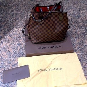 Louis Vuitton never full  MM